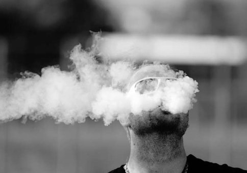 新研究鼓勵(lì)利用健康技術(shù)幫助癌癥患者戒煙